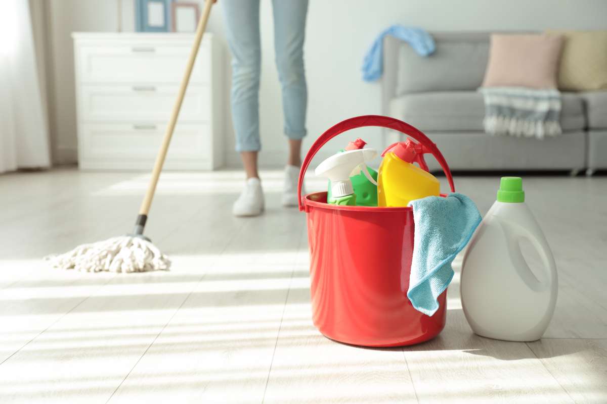 Spin Right Mop vs Regular Mops: A Quick Comparison